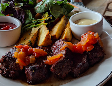 Avalon Grille signature dishes Local Pacific Halibut
Coffee-Brown Sugar & Chili Rubbed Ribeye Steak
Classic Beef Tartare